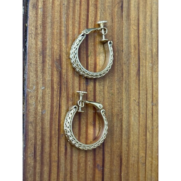 Vintage Napier Gold Tone Clip On Screw Back Hoop Earrings - Picture 1 of 7